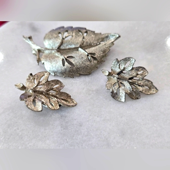 Vintage BSK Silver Leaf Brooch and Earring Set - Picture 1 of 12